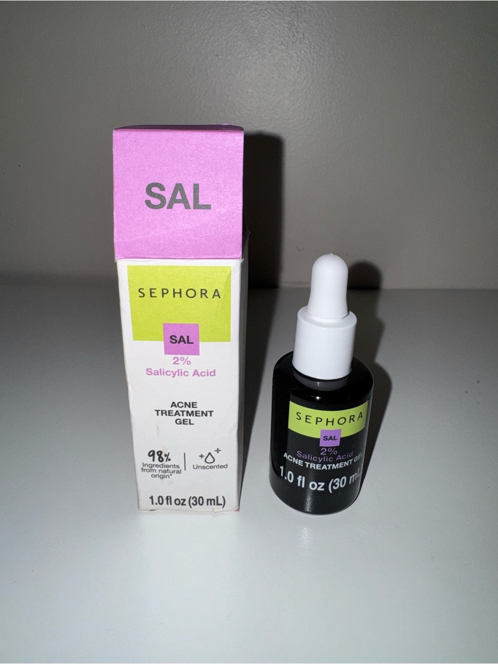Sephora Acne Treatment Gel in Pink, White, Lime